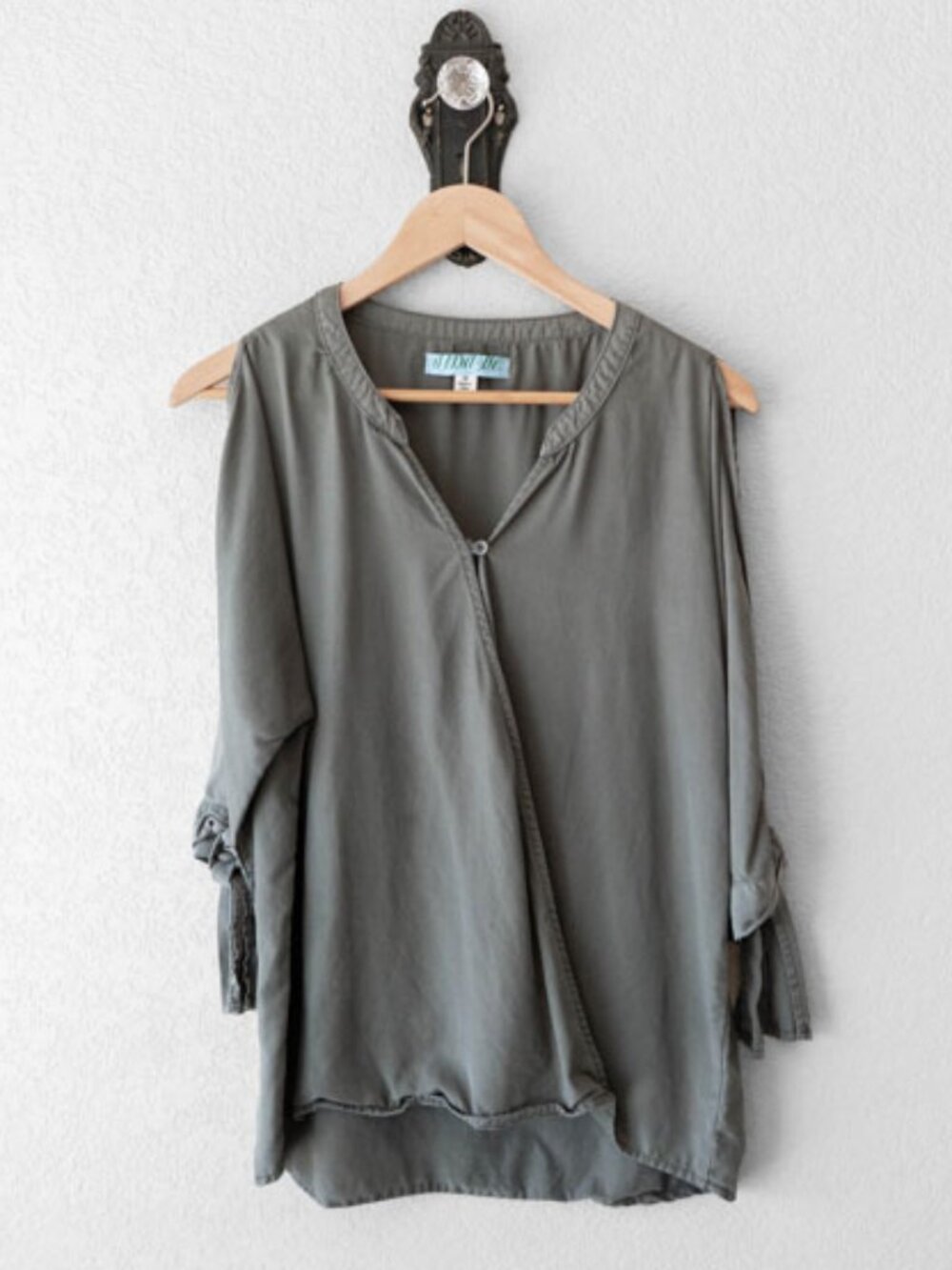 Aina Be Olive Green 100% Tencel Cold Shoulder Top Tie Sleeve Hi Low Blouse M